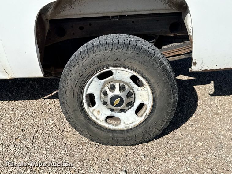 image for item FC4350 2013 Chevrolet Silverado 2500HD Crew Cab pickup truck