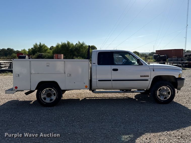 image for item FC4351 2001 Dodge Ram 2500 Ext. Cab utility bed pickup truck