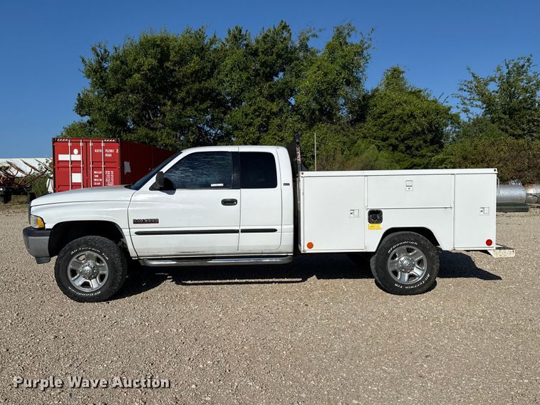 image for item FC4351 2001 Dodge Ram 2500 Ext. Cab utility bed pickup truck