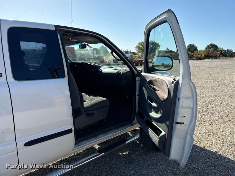 image for item FC4351 2001 Dodge Ram 2500 Ext. Cab utility bed pickup truck