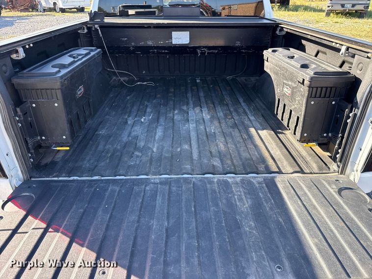 image for item FC4352 2019 GMC Sierra 1500 Crew Cab pickup truck