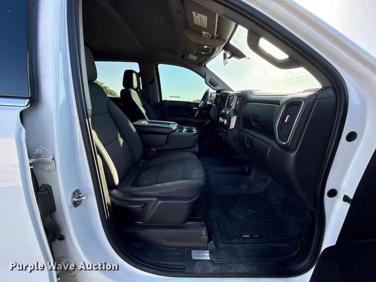 image for item FC4352 2019 GMC Sierra 1500 Crew Cab pickup truck