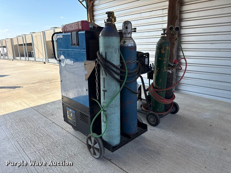 image for item FC4367 Miller Syncrowave 250 DX welder