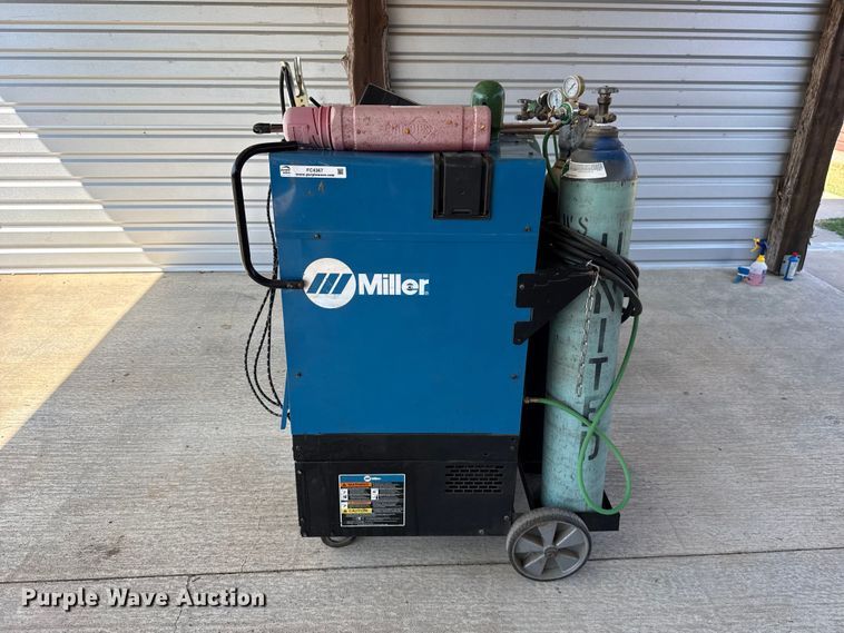 image for item FC4367 Miller Syncrowave 250 DX welder