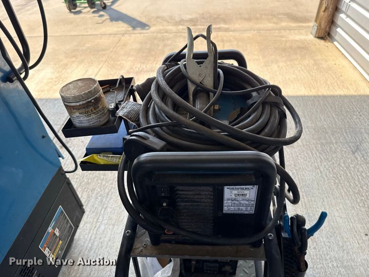 image for item FC4367 Miller Syncrowave 250 DX welder