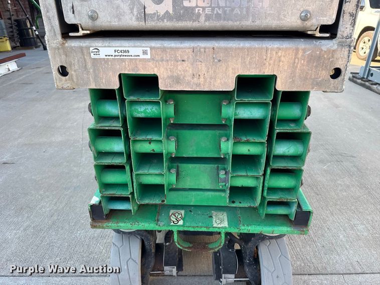 image for item FC4369 2011 JLG 2630ES scissor lift