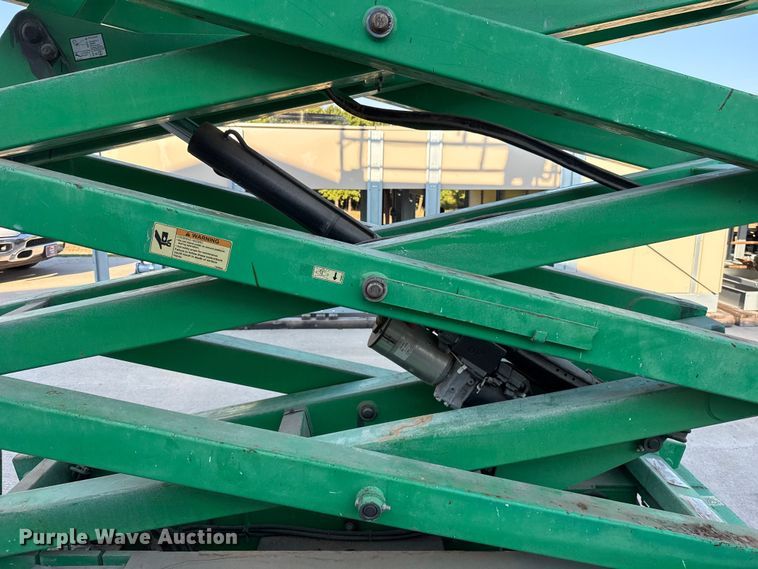 image for item FC4369 2011 JLG 2630ES scissor lift
