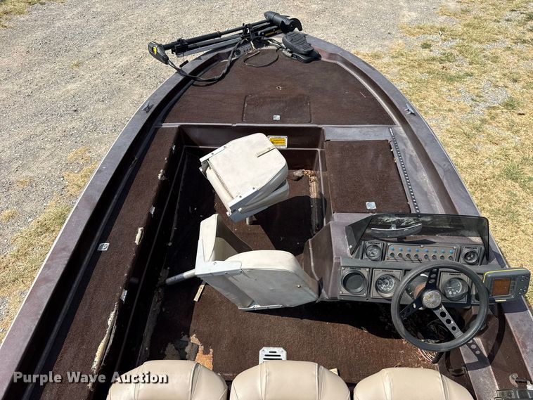 image for item FC4373 1985 Tide Craft Wildfire boat