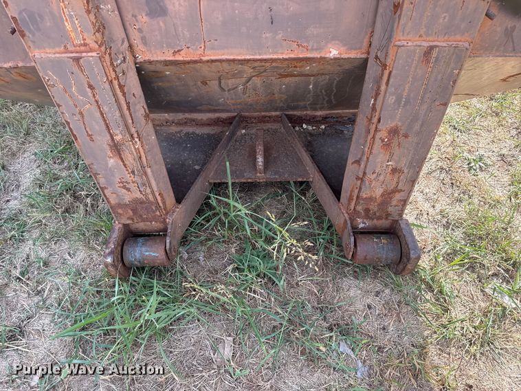 image for item FC4406 Wastequip roll-off dumpster