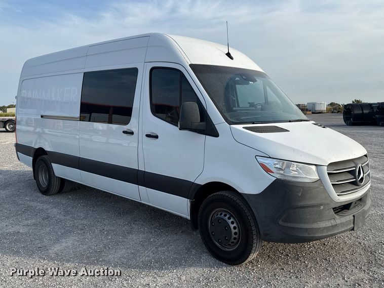 image for item FC4418 2019 Mercedes-benz Sprinter 3500 van