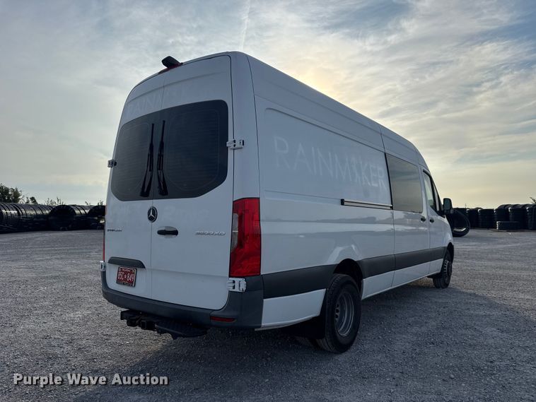 image for item FC4418 2019 Mercedes-benz Sprinter 3500 van