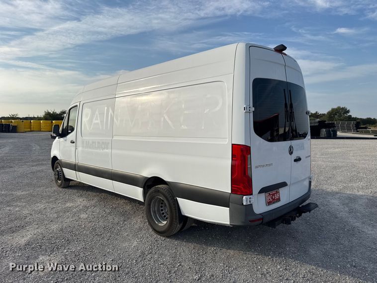 image for item FC4418 2019 Mercedes-benz Sprinter 3500 van