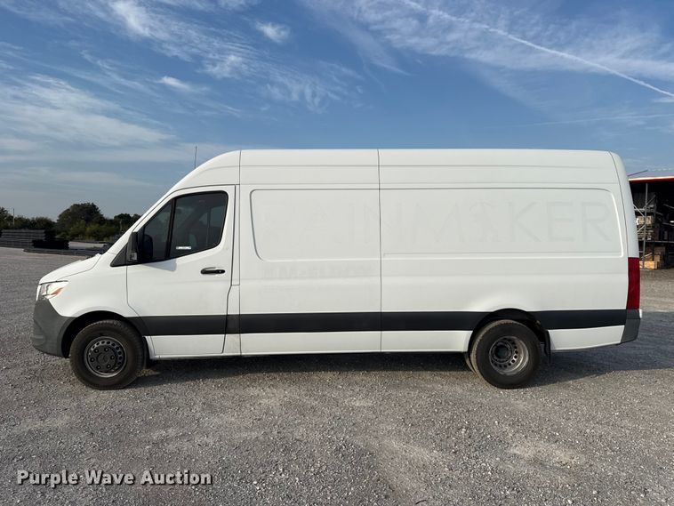 image for item FC4418 2019 Mercedes-benz Sprinter 3500 van