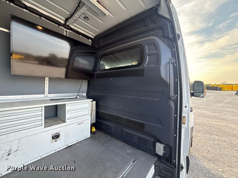 image for item FC4418 2019 Mercedes-benz Sprinter 3500 van