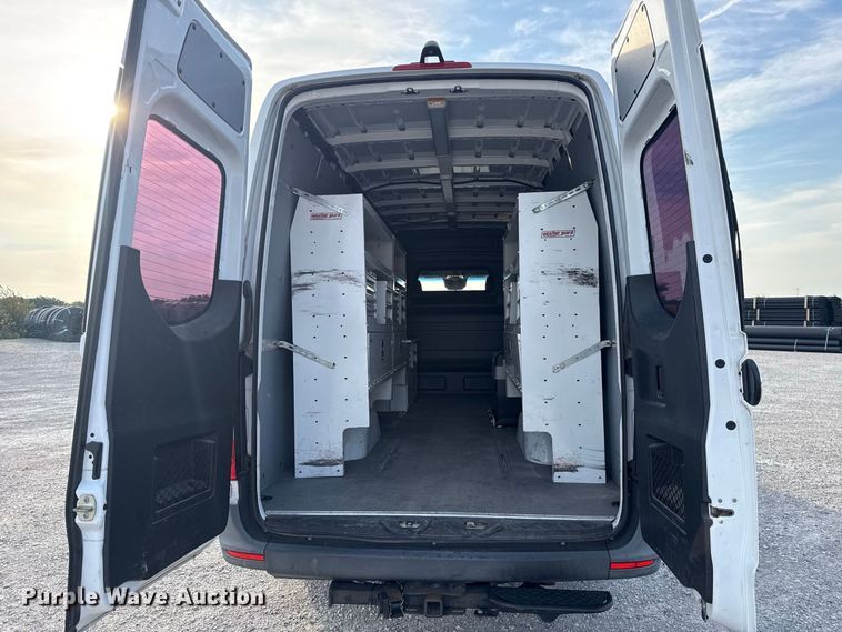 image for item FC4418 2019 Mercedes-benz Sprinter 3500 van
