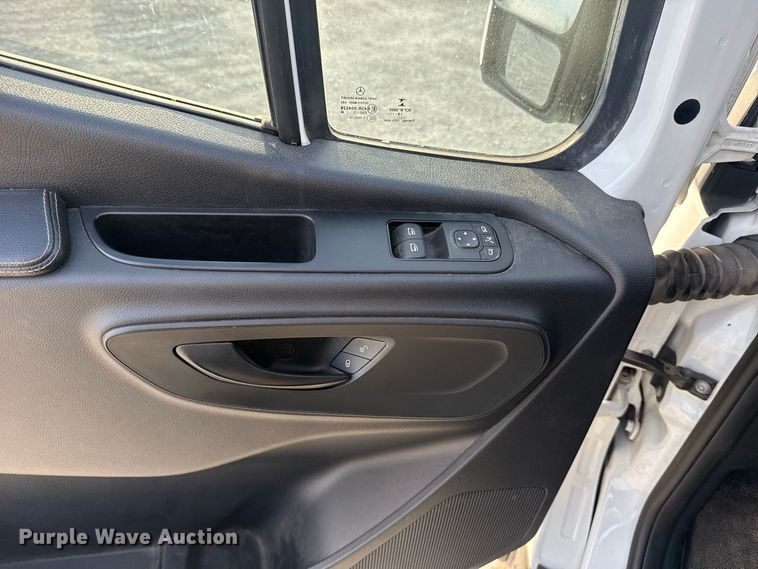 image for item FC4418 2019 Mercedes-benz Sprinter 3500 van
