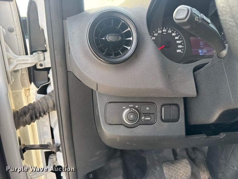 image for item FC4418 2019 Mercedes-benz Sprinter 3500 van