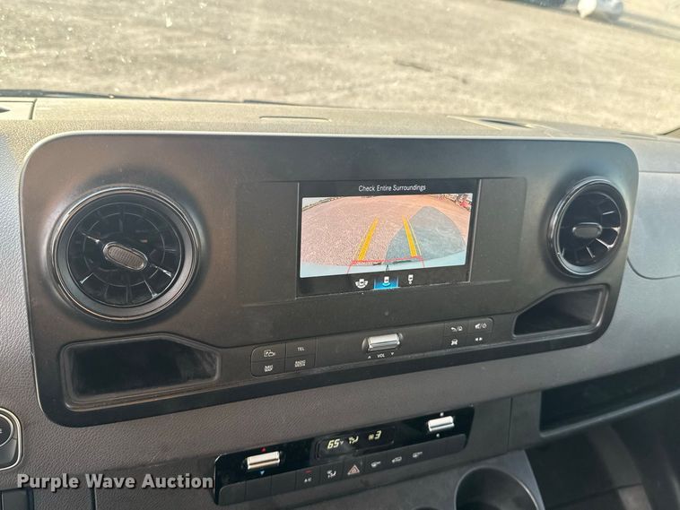 image for item FC4418 2019 Mercedes-benz Sprinter 3500 van