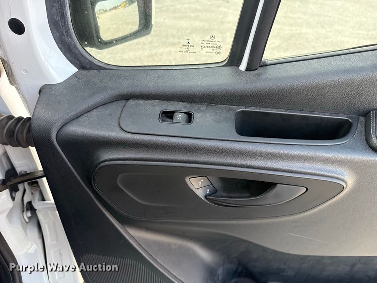 image for item FC4418 2019 Mercedes-benz Sprinter 3500 van