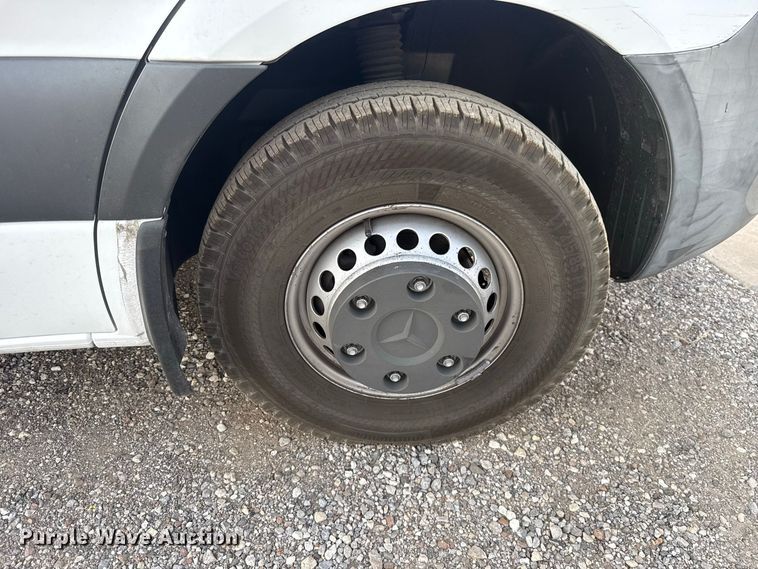 image for item FC4418 2019 Mercedes-benz Sprinter 3500 van