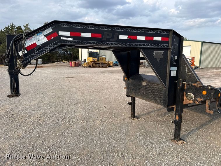 image for item FC4441 2015 PJ FD402 equipment trailer