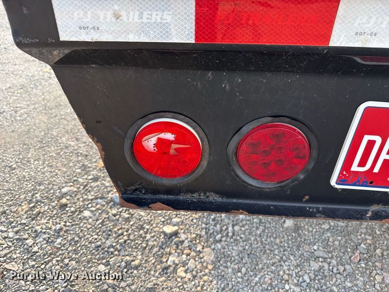 image for item FC4441 2015 PJ FD402 equipment trailer