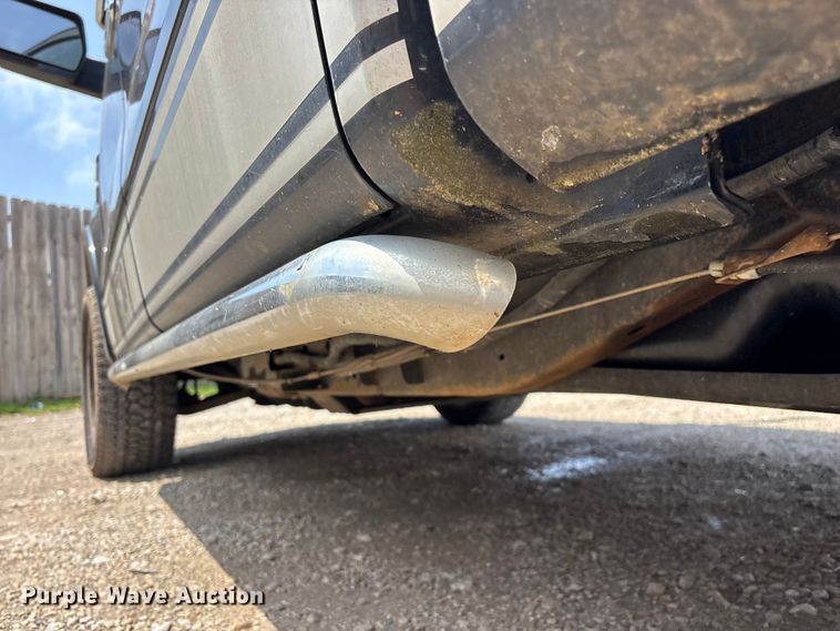 image for item FG0335 2005 Ford F150 Crew Cab pickup truck
