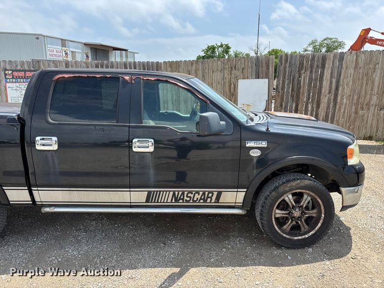 image for item FG0335 2005 Ford F150 Crew Cab pickup truck