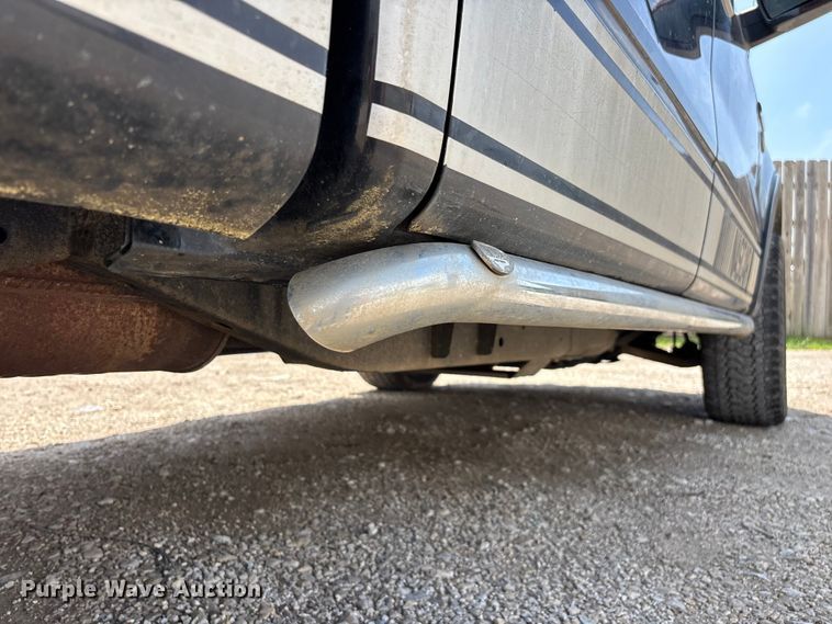 image for item FG0335 2005 Ford F150 Crew Cab pickup truck