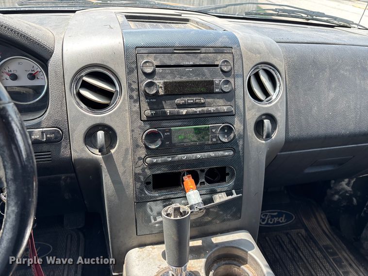 image for item FG0335 2005 Ford F150 Crew Cab pickup truck