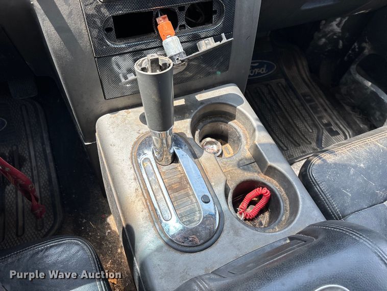 image for item FG0335 2005 Ford F150 Crew Cab pickup truck