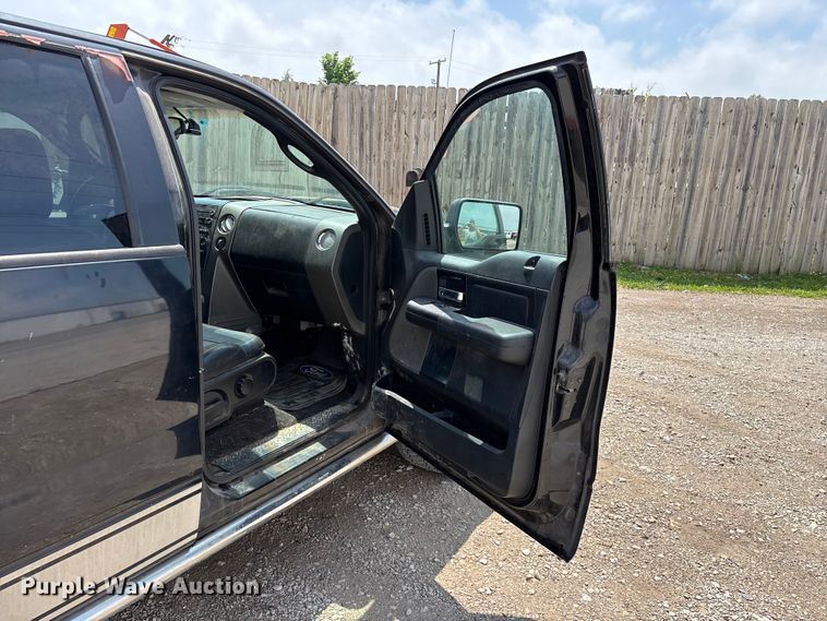 image for item FG0335 2005 Ford F150 Crew Cab pickup truck