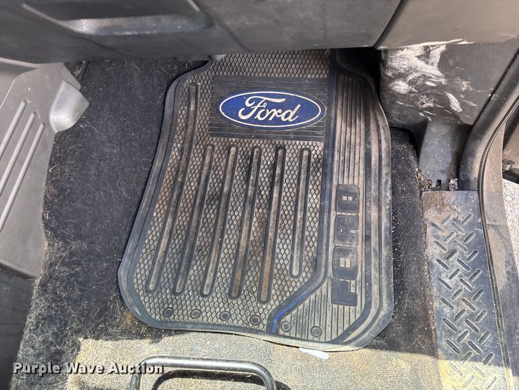 image for item FG0335 2005 Ford F150 Crew Cab pickup truck