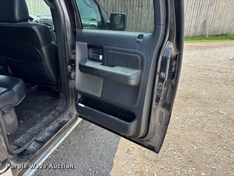image for item FG0335 2005 Ford F150 Crew Cab pickup truck