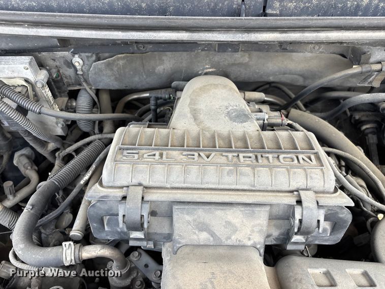 image for item FG0335 2005 Ford F150 Crew Cab pickup truck