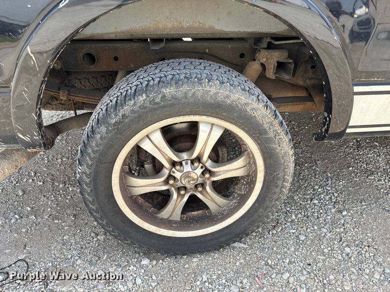 image for item FG0335 2005 Ford F150 Crew Cab pickup truck