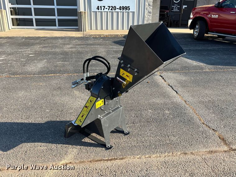 image for item FG0680 Erskine CH450H  compact utility loader wood chipper