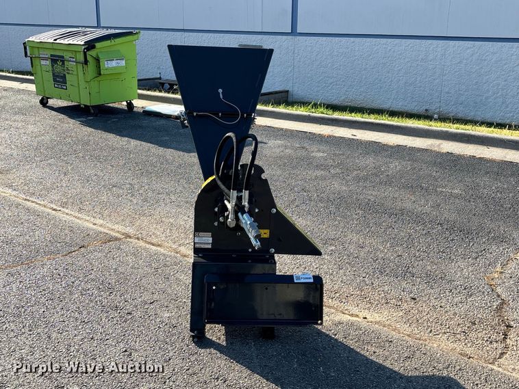 image for item FG0680 Erskine CH450H  compact utility loader wood chipper