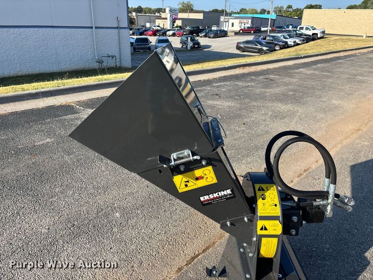 image for item FG0680 Erskine CH450H  compact utility loader wood chipper