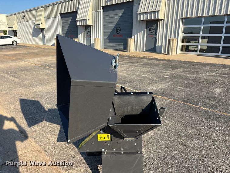 image for item FG0680 Erskine CH450H  compact utility loader wood chipper