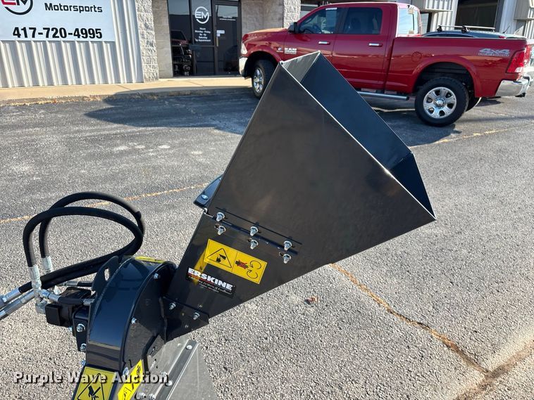 image for item FG0680 Erskine CH450H  compact utility loader wood chipper
