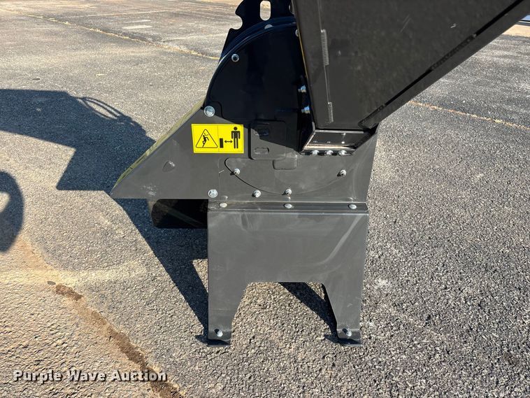 image for item FG0680 Erskine CH450H  compact utility loader wood chipper