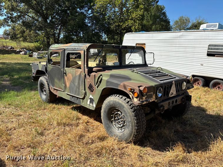image for item FG0683 AM General HMMWV SUV