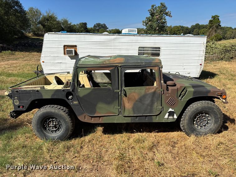 image for item FG0683 AM General HMMWV SUV