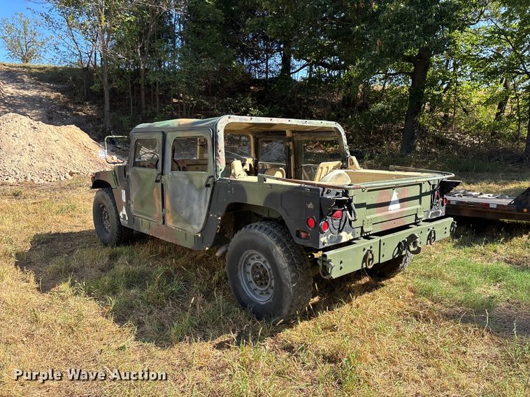 image for item FG0683 AM General HMMWV SUV