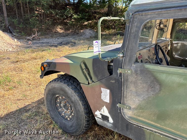 image for item FG0683 AM General HMMWV SUV