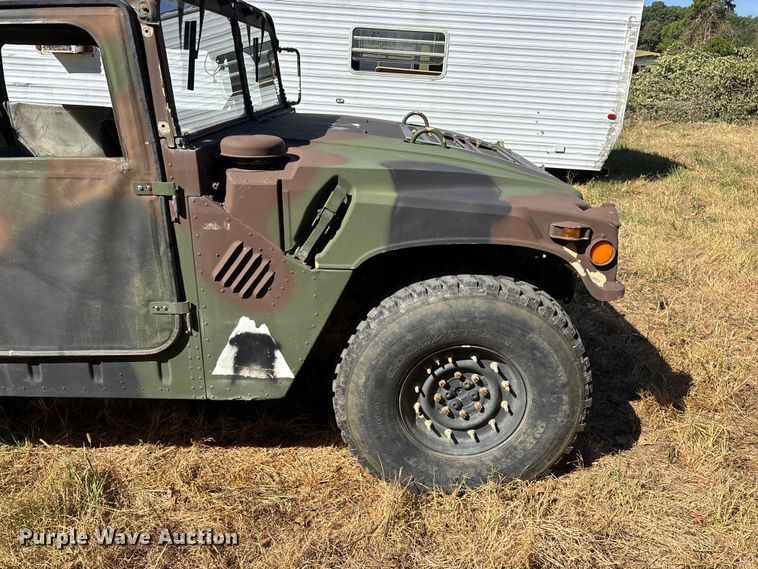 image for item FG0683 AM General HMMWV SUV