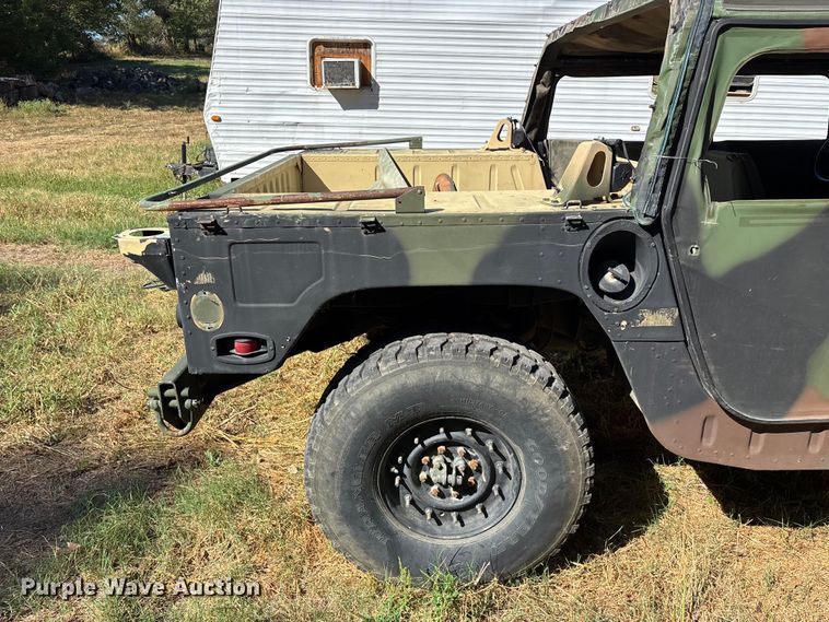 image for item FG0683 AM General HMMWV SUV