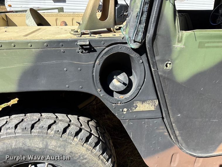 image for item FG0683 AM General HMMWV SUV