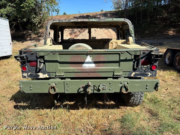 image for item FG0683 AM General HMMWV SUV